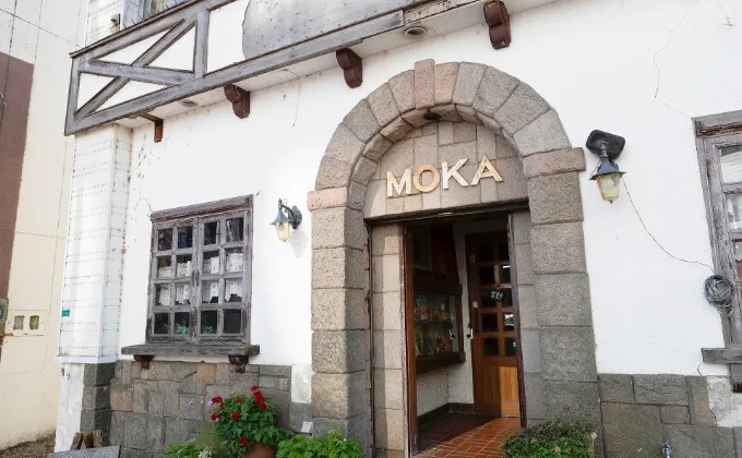 モカの店舗入り口付近